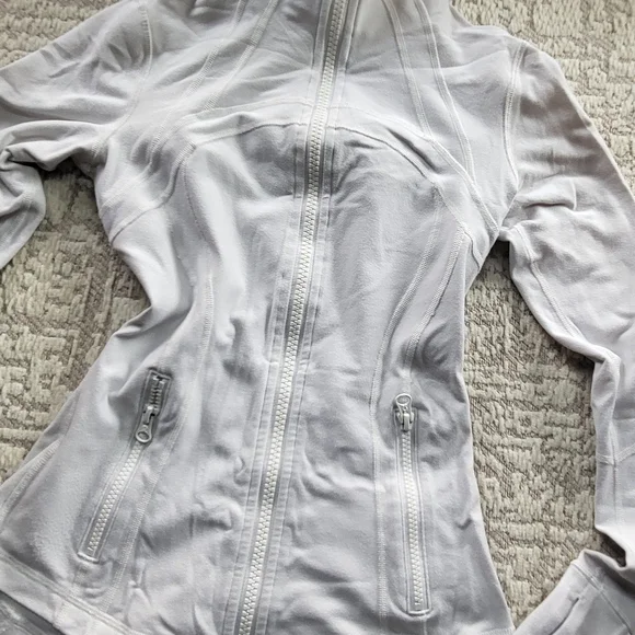 Lululemon Women's White Jacket - Picture 3 of 3